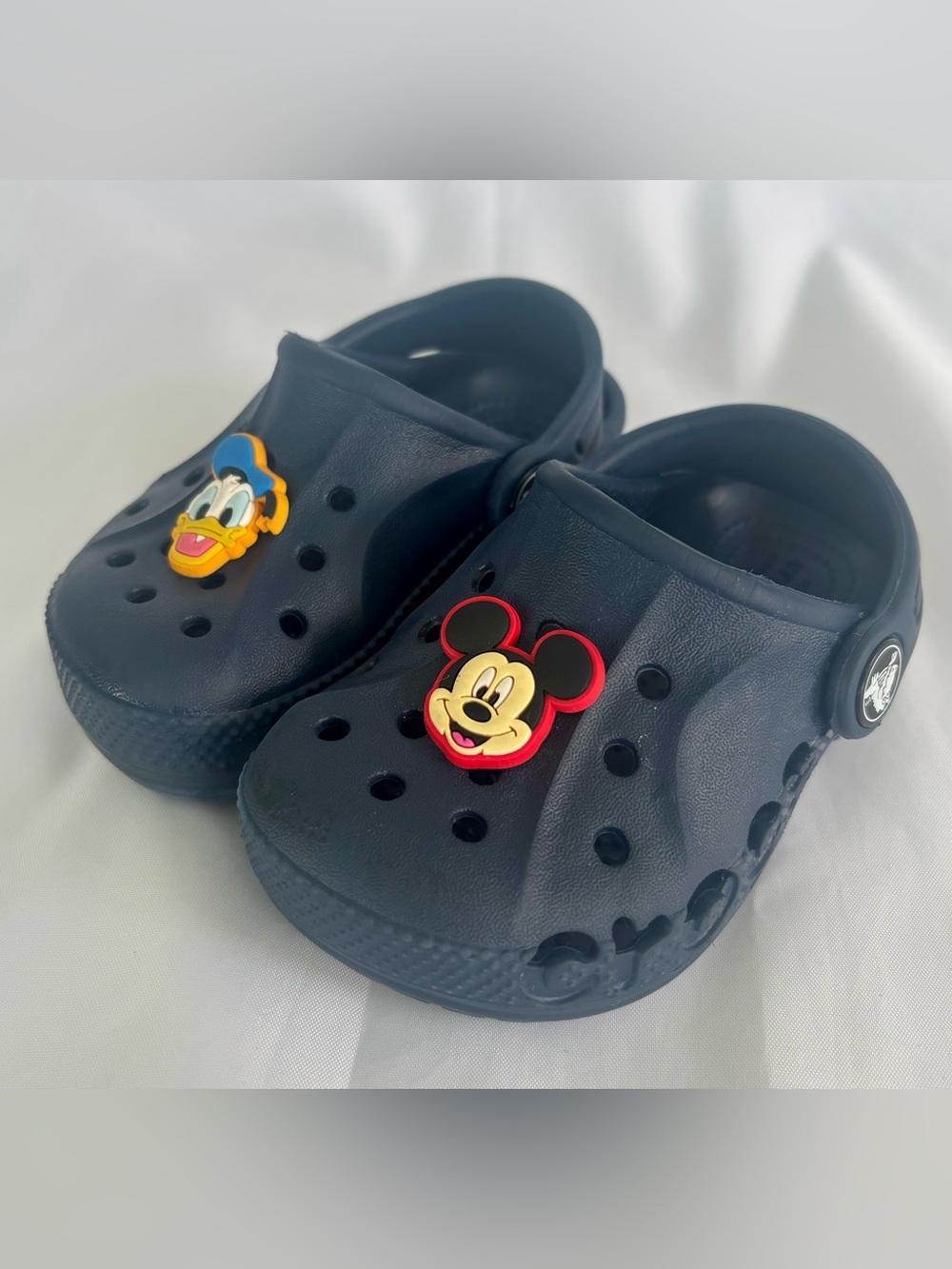 CROCS Toddler SzC6 Navy Blue Classic Clogs Shoes w/ Mickey Donald Jibbitz EUC